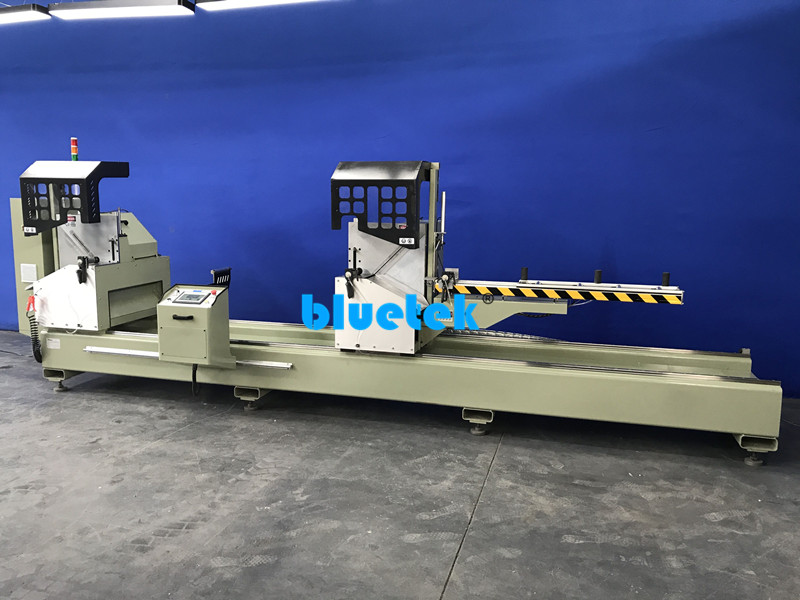 Double head mitre saw