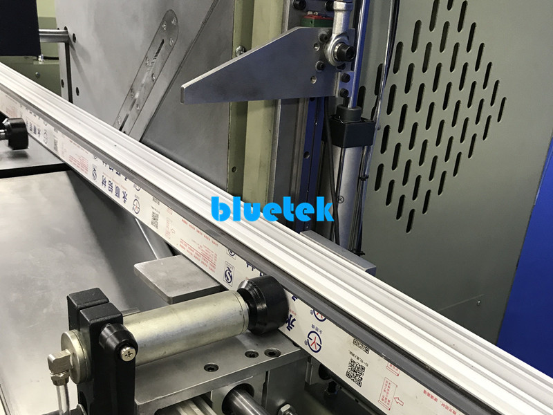 Double head mitre saw 