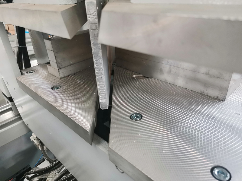 Bottom Clamp and Heating Plate Bottom Clamp and Heating Plate