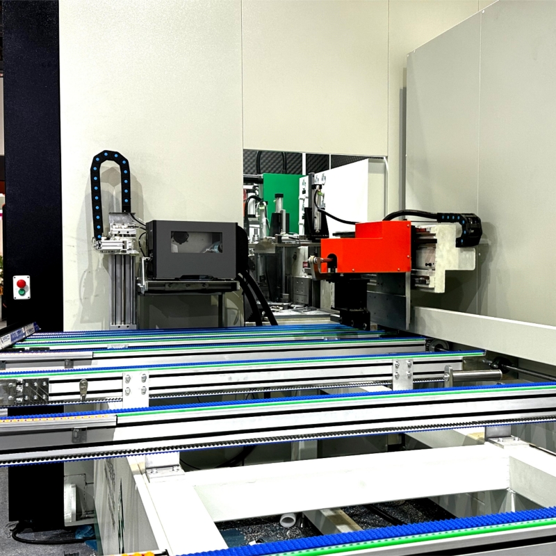 Automatic unloading device and printer Automatic unloading device and printer